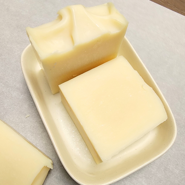 Our Bare Simplicity Handmade Soap is as natural as it gets—no fragrance, no color, no unnecessary additives. Just a mild, skin-friendly formula crafted with nourishing oils and butters to leave your skin feeling clean, soft, and balanced. Perfect for those who prefer pure, natural skincare without irritants.