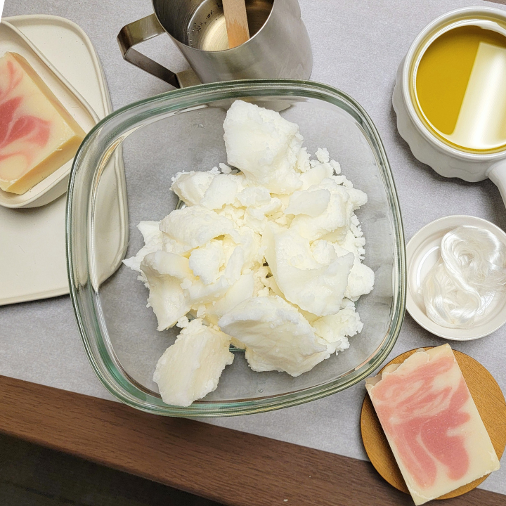 Vintage Charm Natural Handmade Soap – Calming & Nourishing
Indulge in the soothing embrace of Vintage Charm Natural Handmade Soap, a luxurious bar crafted with skin-loving botanicals and a sophisticated, earthy floral aroma. Infused with dark patchouli, clary sage, and palmarosa essential oils, this soap offers a tranquil, nature-inspired bathing experience. Aloe vera juice, silk fibers, and kaolin clay gently cleanse while keeping skin soft, balanced, and hydrated.