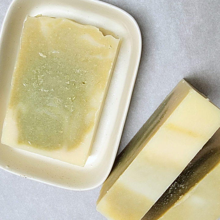 Small-Batch Pine & Clay Soap – Naturally Cleansing & Invigorating
Experience the essence of the forest with Pine Woods Handmade Soap, a small-batch, eco-friendly bar infused with pine and cedarwood essential oils for a refreshing, grounding scent. French green clay and indigo help purify and revitalize while plant-based butters ensure lasting hydration. Whether you’re unwinding after a long day or starting your morning with clarity, this richly lathering, handcrafted soap transforms your shower into a natur