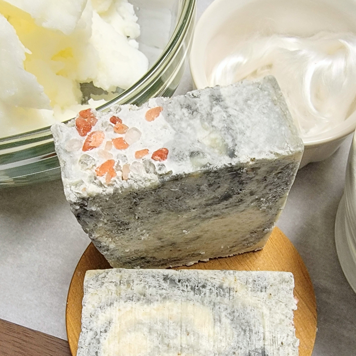 Himalayan Salt & Black Pepper Soap – Spa-Like Luxury for Your Skin
Indulge in the ultimate cleansing ritual with Sea Salt & Pepper Handmade Soap, a bar packed with skin-loving minerals and nourishing plant-based oils. Sea salt, Himalayan pink salt, and activated charcoal gently buff away impurities, while the uplifting, spicy blend of black pepper, ho wood, lemongrass, and cedarwood essential oils leaves you feeling recharged and revitalized. Designed for deep cleansing without stripping moisture, this smal